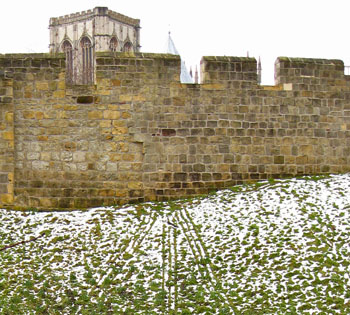 snow-walls-minster-140213-350.jpg