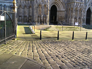 At the Minster's west front, winter solstice 2005