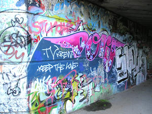 Cycle track graffiti, November 2004
