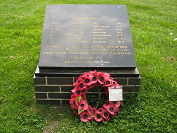 Memorial to Halifax bomber crew, Heslington