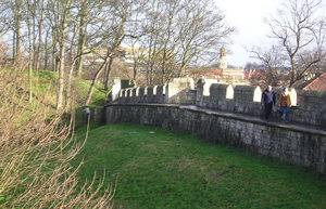 Along the walls, to Baile Hill