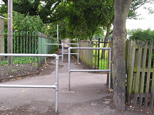 Snickelway barriers – I think they're trying to deter you from cycling down here