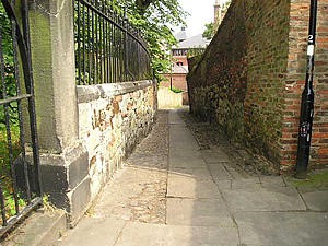 Carr's Lane, July 2004, looking towards Skeldergate