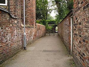 Alleyway, between Queen Anne's Road and Bootham Terrace